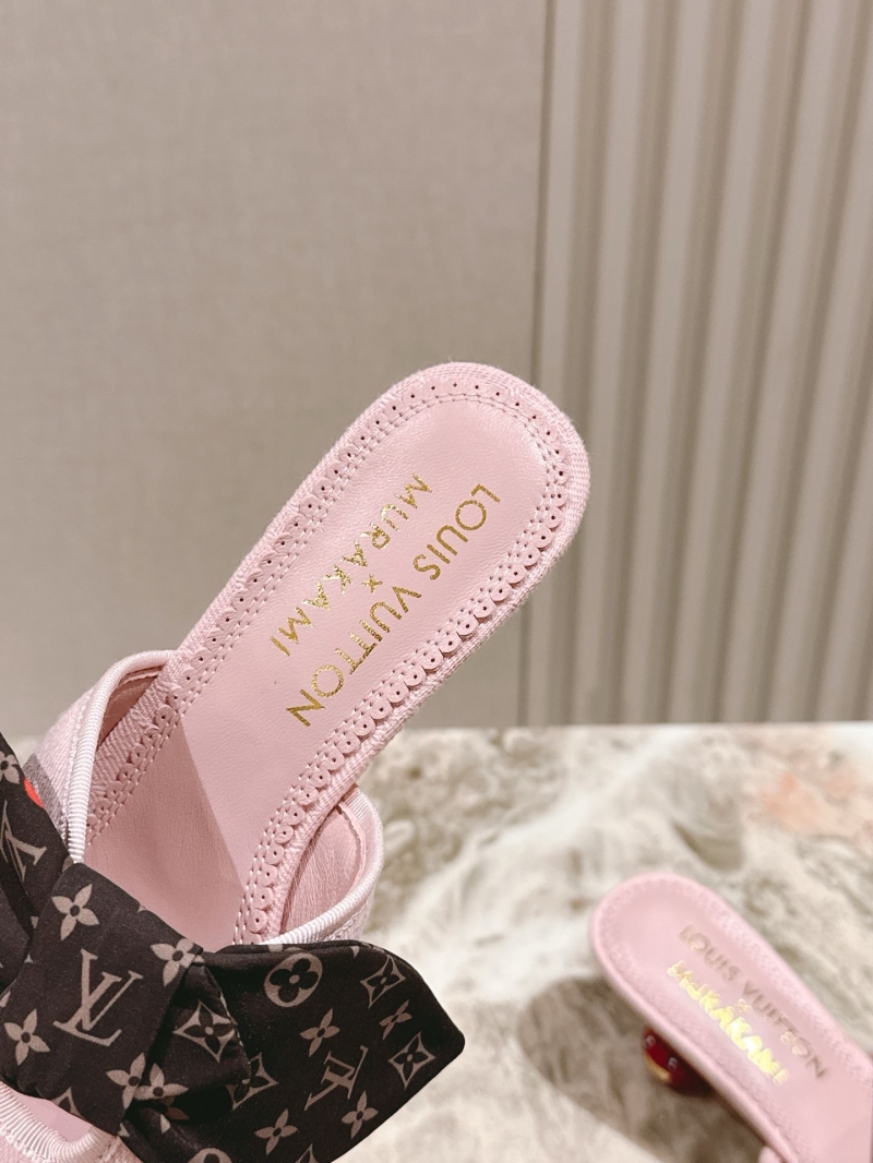 l0vis Vvtt0n slippers